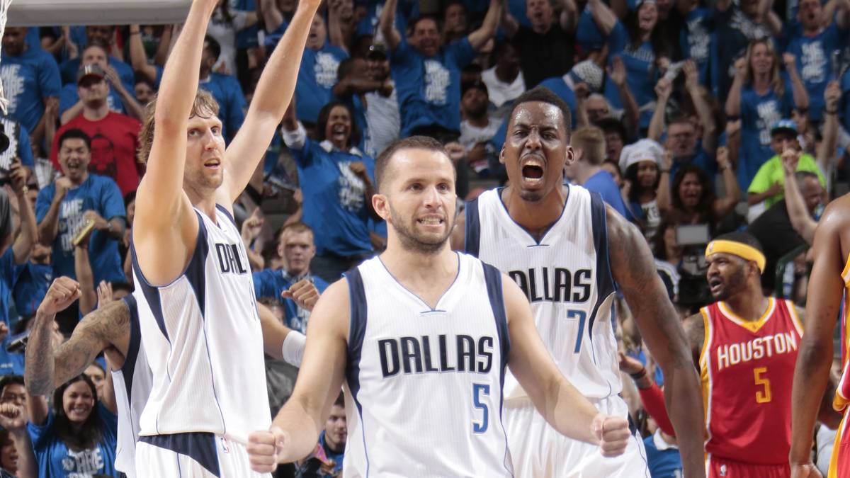 Mit dem Rücken zur Wand, aber nicht auf den Knien. Die Dallas Mavericks liegen in den NBA-Playoffs mit 1:3 gegen die Houston Rockets zurück, aber Dirk Nowitzki und Co. wollen nicht klein beigeben. Zwar hat sich noch kein NBA-Team von einem 0:3-Serienrückstand erholt…