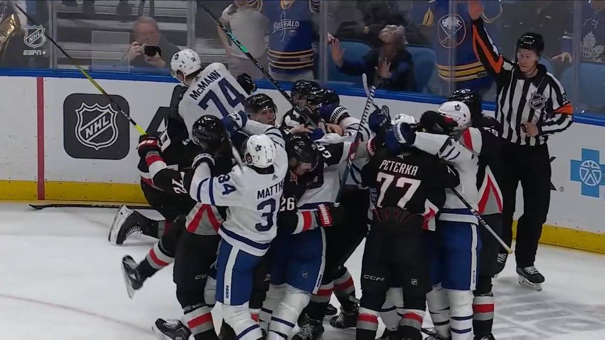 Wilde Szenen! Heftige Massenschlägerei in der NHL