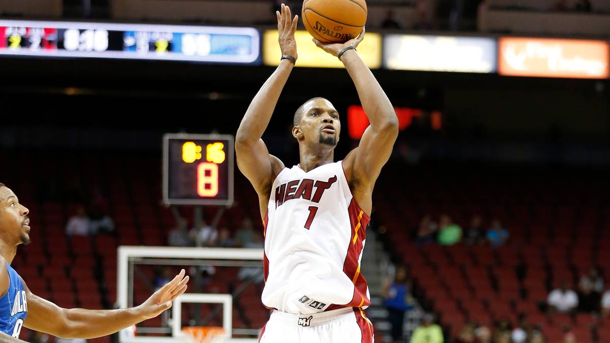 CHRIS BOSH (Miami Heat): Neben Paul George ist der bisweilen rätselhafte All-Star der Heat die schönste Comeback-Geschichte der NBA. Nach der schockierenden Entdeckung von Blutklumpen in der Lunge im Frühjahr geht es dem zweimaligen NBA-Champion inzwischen wieder gut. Seine Heat werden mit ihm, Dwyane Wade, Goran Dragic und Luol Deng als Geheimtipp in der Eastern Conference gehandelt