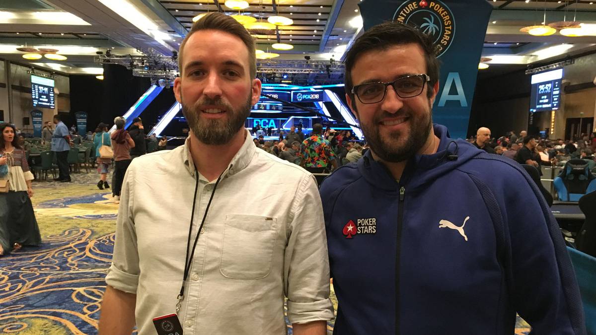 SPORT1-Reporter Sebastian Mittag traf Andre Akkari (r.) beim PokerStars Caribbean Adventure auf den Bahamas