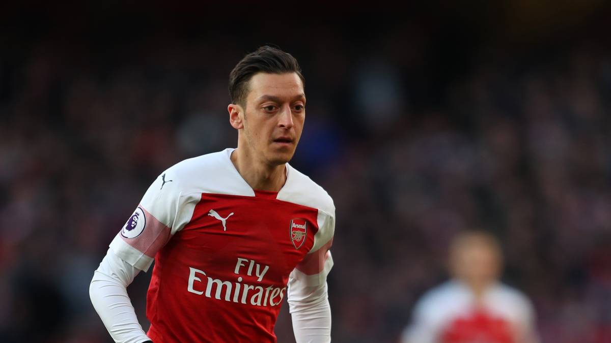 PLATZ 19 - MESUT ÖZIL (Fußball): Search-Score 15, Werbeeinnahmen 6,5 Mio., Social Media 30,9 Mio. Follower. Der Weltmeister von 2014 ist der teuester Transfer des FC Arsenal (56 Mio.) in der Vereinsgeschichte