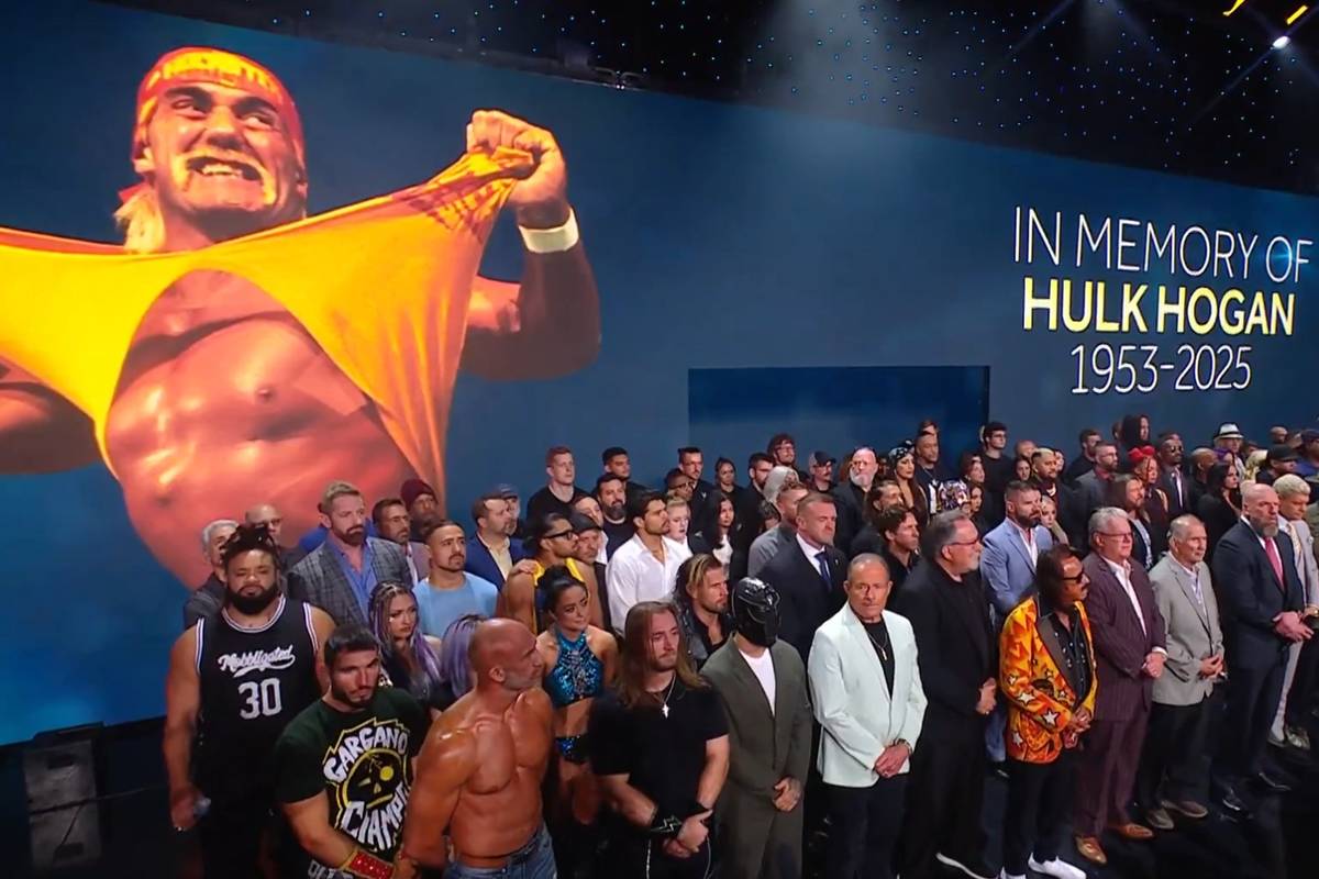 Die aktuelle Ausgabe der TV-Show Friday Night SmackDown steht im Zeichen des verstorbenen Idols. Auch viele Legenden aus alten Zeiten sind bei der Ehrung dabei.