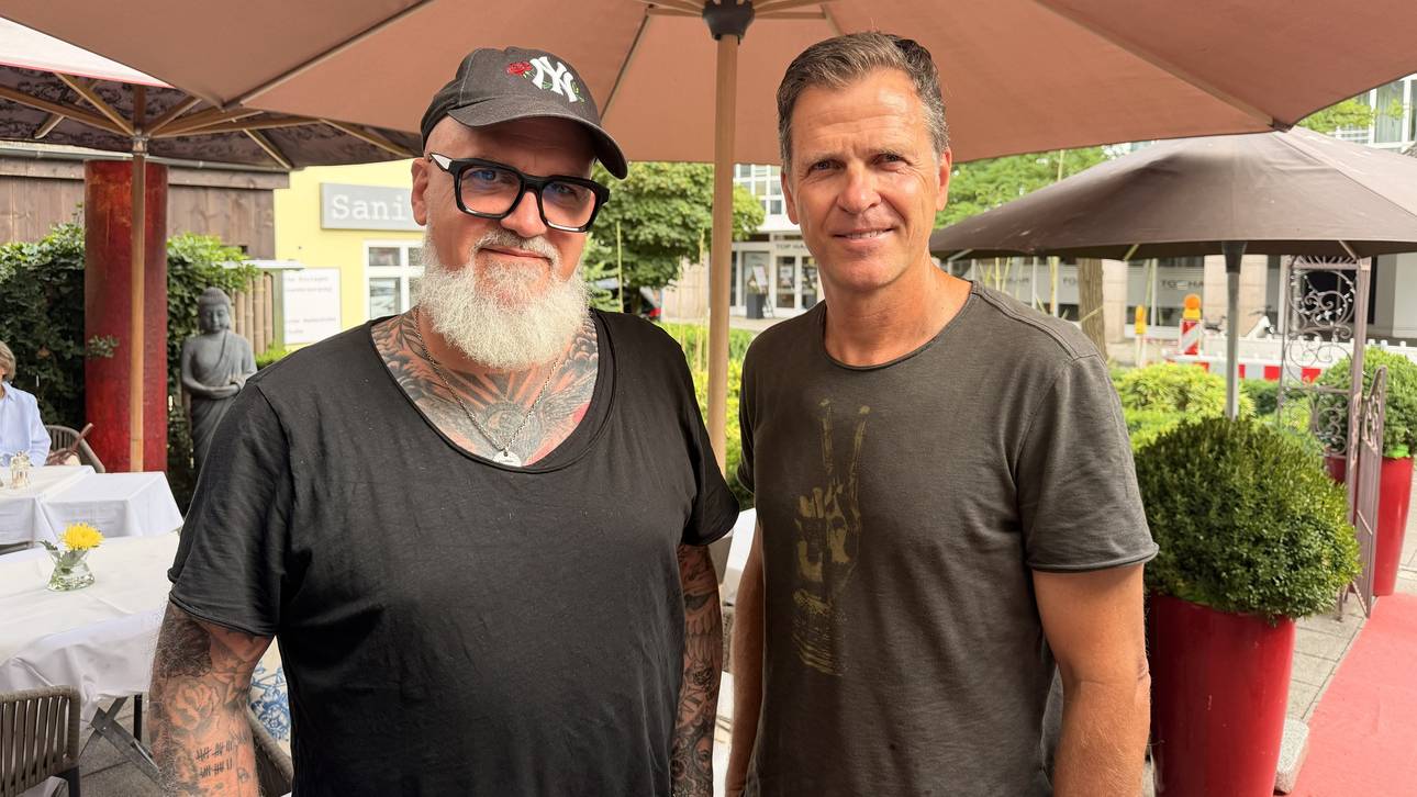 SPORT1-Reporter Reinhard Franke (l.) traf Oliver Bierhoff zum Interview