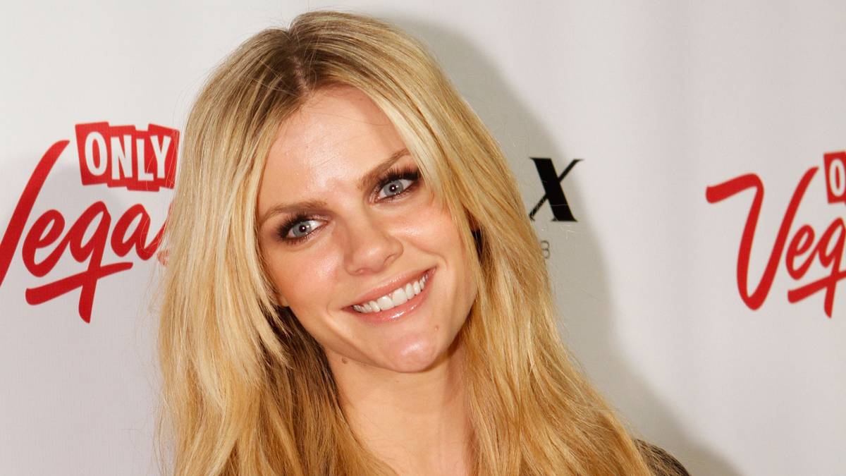 Schauspielerin und Model Brooklyn Decker ziert 2010 das Cover der "Sports Illustrated". Entdeckt wird sie als Teenager in einer Mall in Charlotte - und ist Fan der Panthers