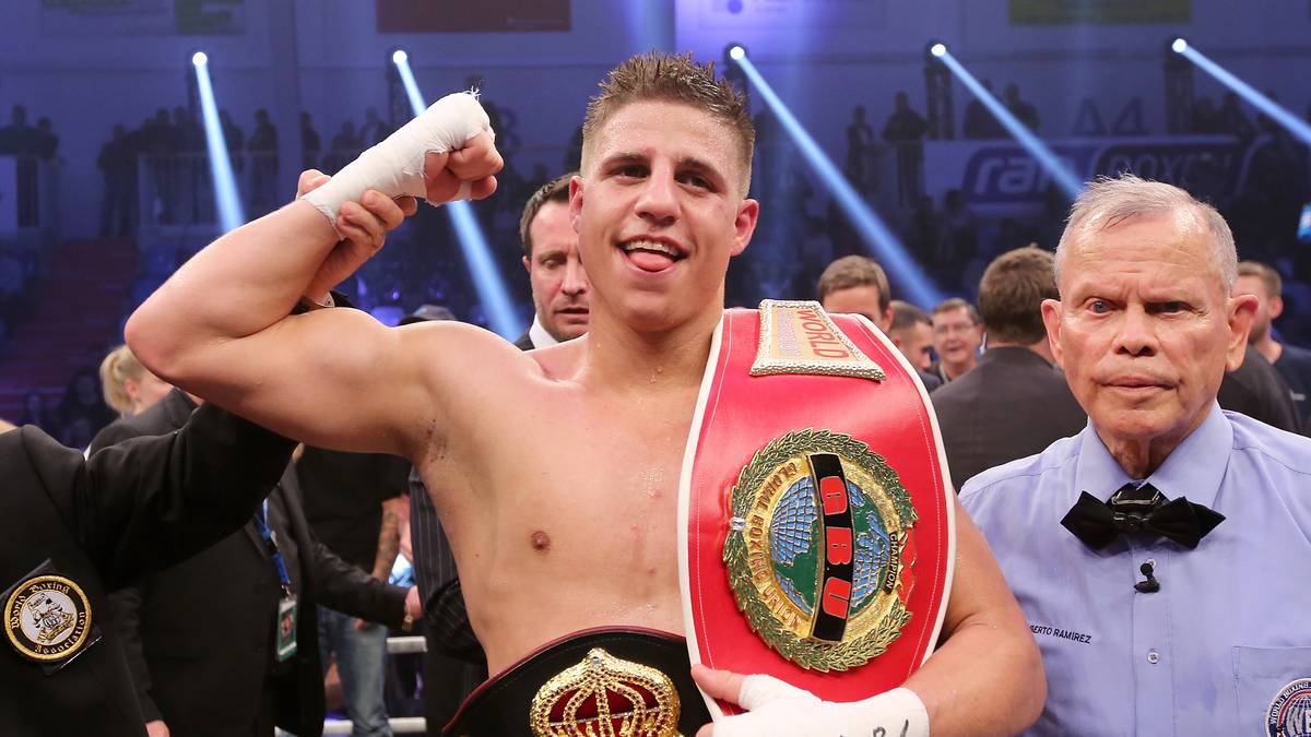 2016: TYRON ZEUGE (WBA-Supermittelgewicht) - wird in seinem zweiten Anlauf mit 24 Jahren der zweitjüngste deutsche Box-Weltmeister der WBA. 2016 besiegt er Giovanni de Carolis in Runde zwölf durch TKO. Verliert den Titel 2018 an Rocky Fielding