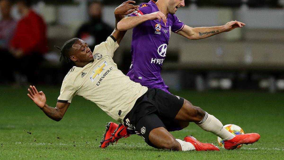 MANCHESTER UNITED - DAS IST FIX: Der groß angekündigte Umbruch von Trainer Ole Gunnar Solskjaer blieb bisher aus. Verjüngt und verstärkt hat sich United bisher nur mit Rechtsverteidiger Aaron Wan-Bissaka (Bild, Crystal Palace/55 Mio.) und Außenstürmer Daniel James (Swansea City/17 Mio.)