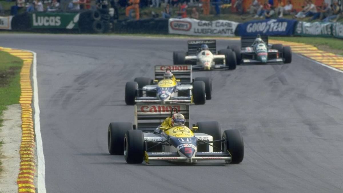 BRANDS HATCH: Auf der Traditionsstrecke südlich von London brausen seit 1926 Renn-Boliden durch das Areal. Zwischen 1864 und 1985 fand hier zweimal der Große Preis von Europa und zwölf Mal der Große Preis von Großbritannien statt. Die Formel 1 macht seit 35 Jahren zwar einen Bogen um Brands Hatch