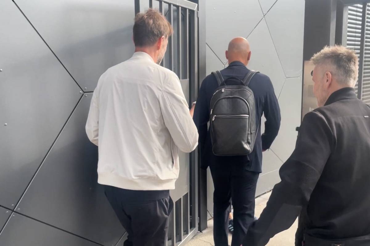 Erste Bilder! Hier kommt Klopp am DFB-Campus an 