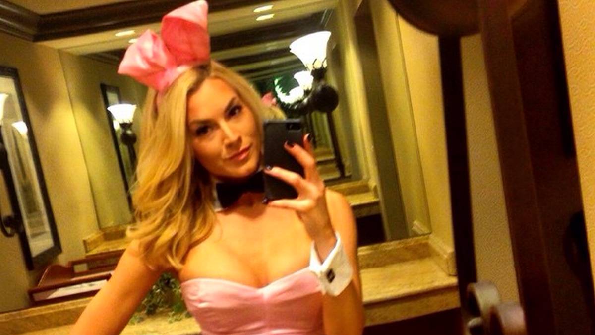 Zuvor hatte Pence eine Vorliebe für ein "Häschen": Shannon James. Dieser Schnappschuss von James verrät eigentlich schon alles. Auch sie war im Mai 2007 Playmate des Monats