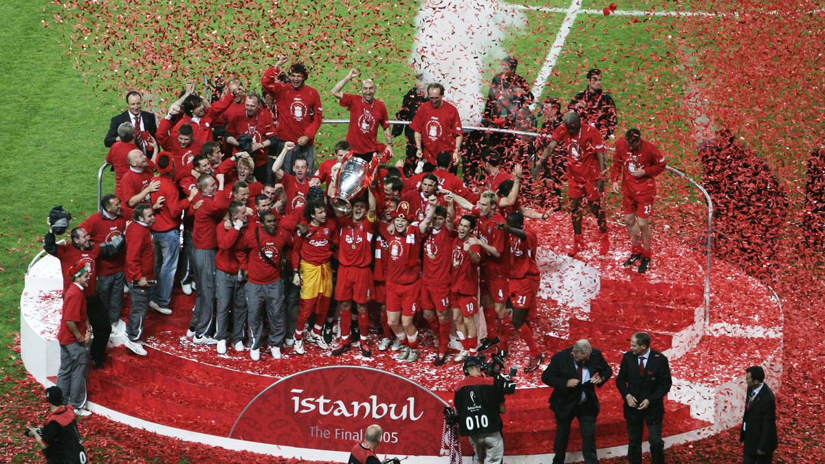 Dort versagen gleich drei Schützen der Italiener die Nerven. Liverpool-Keeper Jerzy Dudek springt vor den Strafstößen auf der Linie herum und verunsichert so die Milan-Spieler. Ein Fehlschuss von Andrij Schwetschenko beschert Liverpool schließlich den Titel in Istanbul