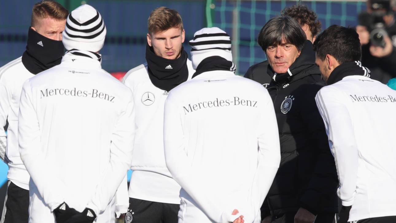 Stimmen: Abstieg nagt an Löws Team