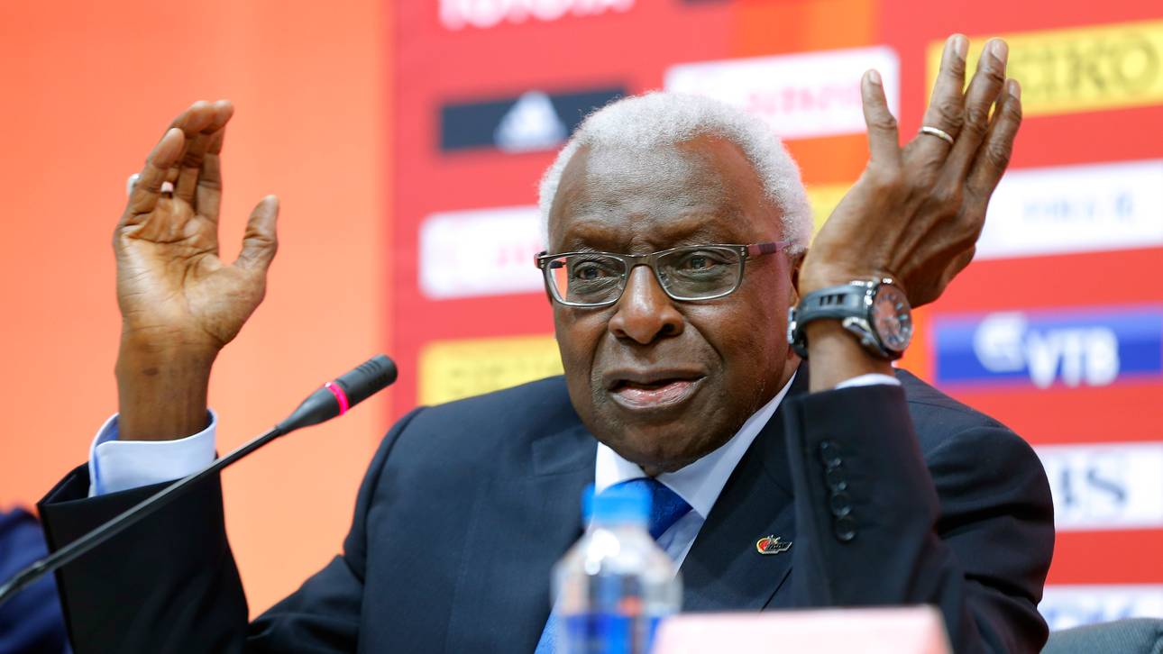Afrikaner stützen Ex-Präsident Diack