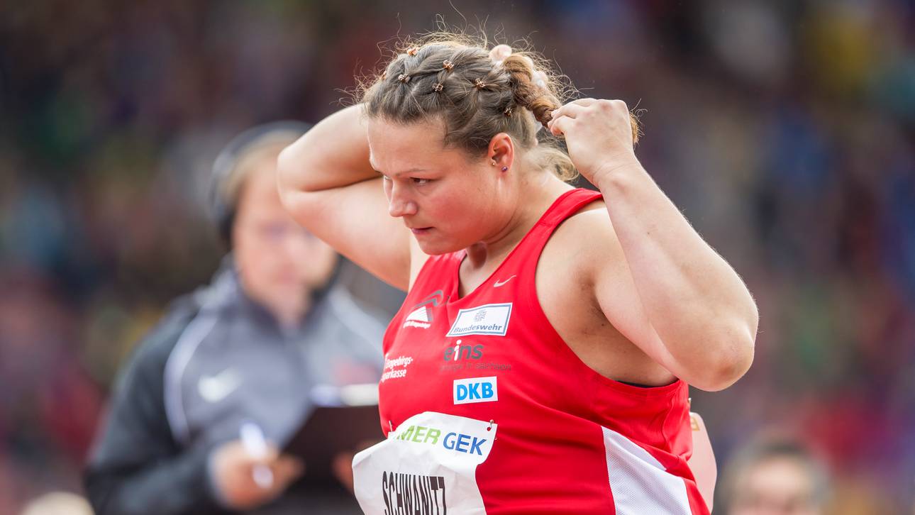 Schwanitz locker ins EM-Finale