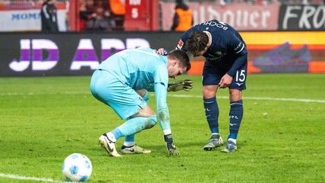 Patrick Drewes (l.) wurde ins Krankenhaus eingeliefert