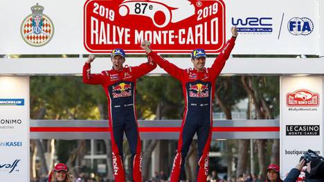 Sebastien Ogier feiert mit Julien Ingrassia seinen Sieg in Monte Carlo