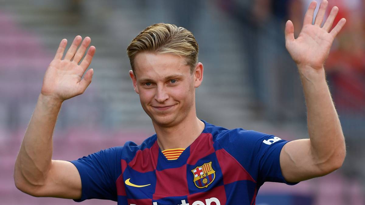 FRENKIE DE JONG: Für 75 Millionen Euro wechselt Hollands Mittelfeld-Hoffnung zur neuen Saison zum FC Barcelona. Seinen Marktwert schraubt er vor allem in der Champions League nach oben. Sensationell erreicht er mit Ajax Amsterdam das Halbfinale. Dabei werden Real Madrid und Juventus Turin aus dem Weg geräumt