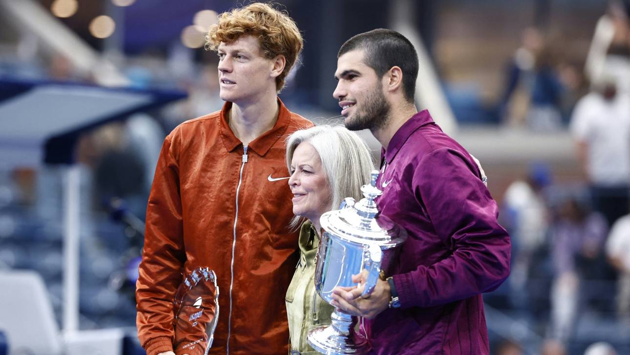 Sinner (l.) und Alcaraz nach dem Finale der US Open