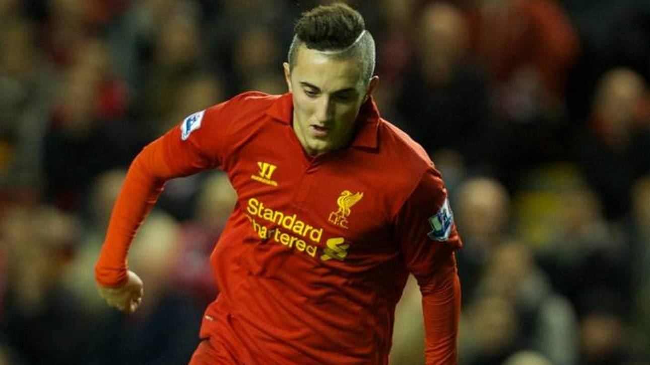 Samed Yesil im Trikot des FC Liverpool