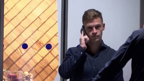 Nach dem blamablen WM-Aus sind einige DFB-Kicker wieder in Deutschland angekommen. Lust auf die Fragen der Presse hat aber niemand.