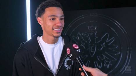 Eintracht Frankfurt hat kurz vor Ende der Transferperiode Hugo Ekitiké per Leihe plus Kaufoption von Paris Saint-Germain verpflichtet. Der Stürmer freut sich auf die neue Herausforderung.