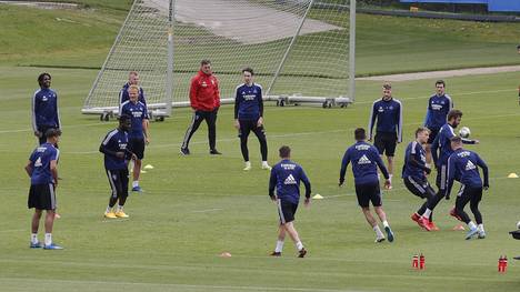 Die Mannschaft des Hamburger SV nimmt den Trainingsbetrieb wieder vollumfänglich auf