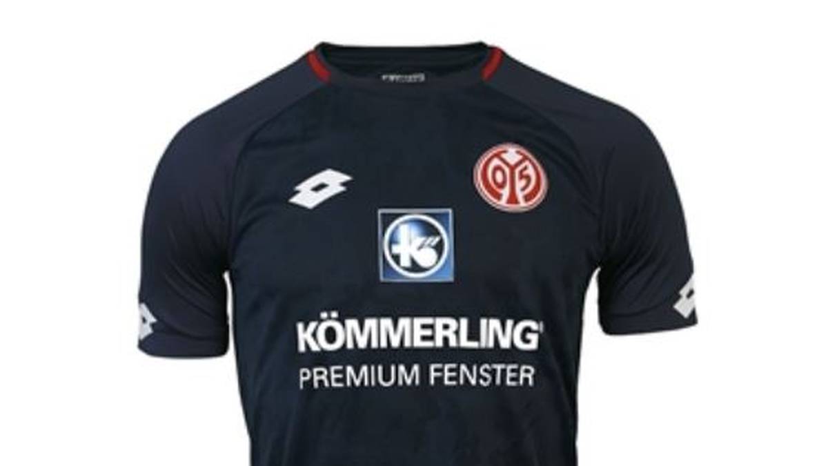 Ganz in Dunkelblau ist das Ausweichtrikot der Mainzer gehalten - mit kleinen roten Akzenten am Kragen