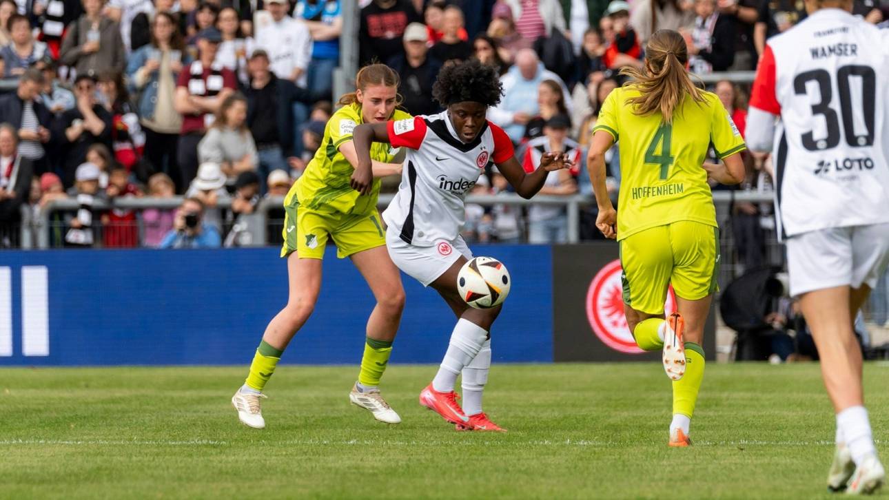 Frankfurt bleibt an Wolfsburg dran