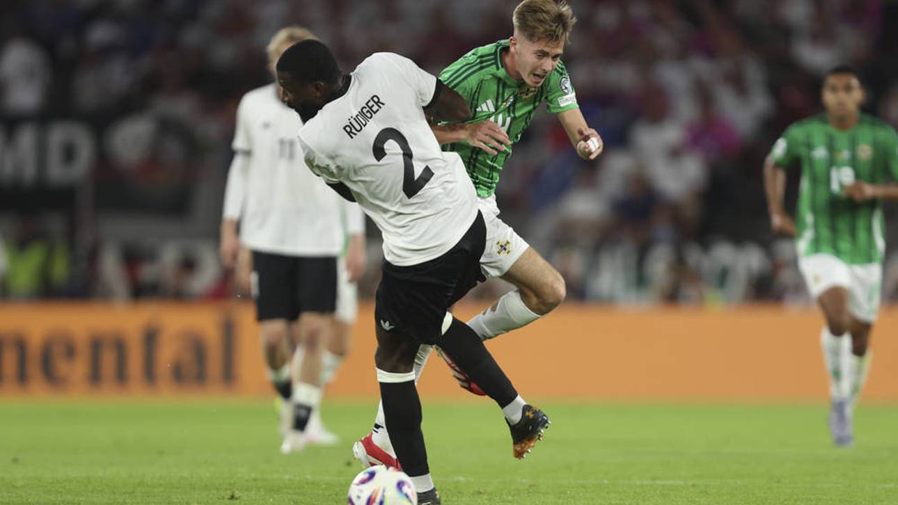 Antonio Rüdiger kassierte für diese Aktion gegen Isaac Price die Gelbe Karte