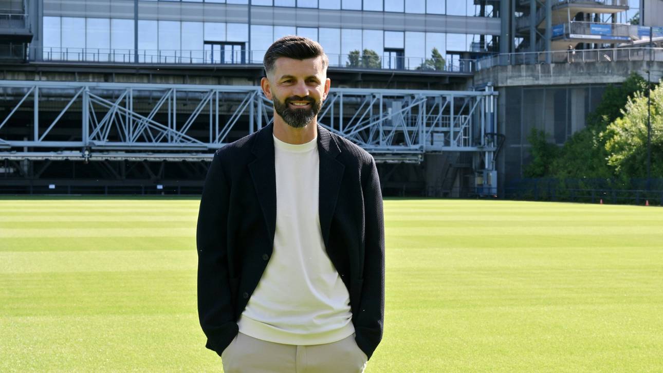 Tausende Schalker verfolgen Auftakt