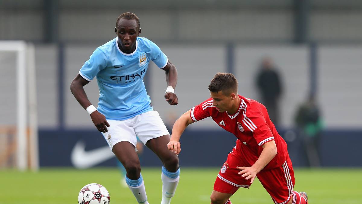 SEKO FOFANA (24): Kommt in der U21 aus Frankreich zu ManCity, schafft den Sprung zu den Profis aber nicht. Nach Leihe in Fulham und beim SC Bastia verkauft City den zentralen Mittelfeldspieler 2016 für 4,5 Millionen Euro nach Italien an Udinese Calcio