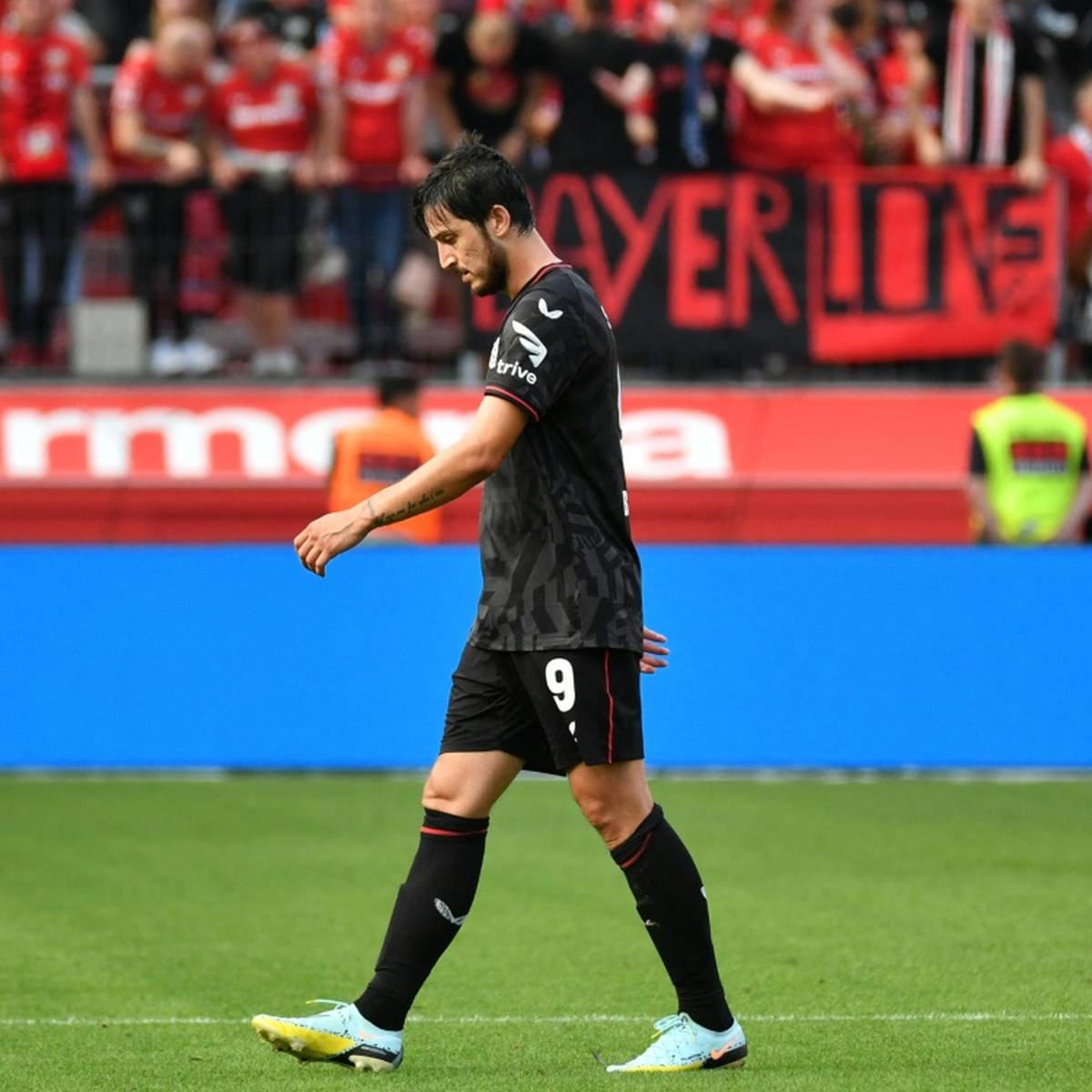 Xabi Alonso muss in seinen ersten Wochen als Trainer von Bayer Leverkusen auf Offensivspieler Sardar Azmoun verzichten.