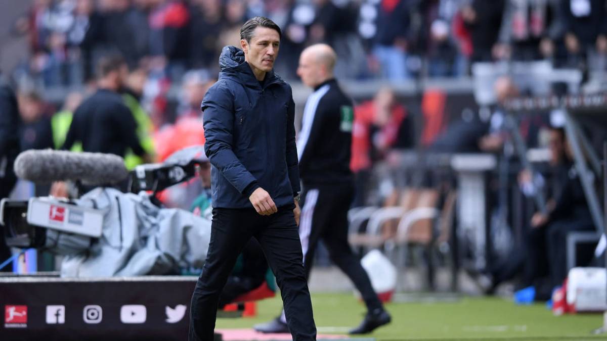 FLOP – KOVAC SCHEITERT IN MÜNCHEN: So wirklich glücklich scheint Niko Kovac mit seiner Rolle beim FC Bayern nie zu sein, dazu kommt der fehlende Erfolg. Zuletzt stellen sich auch vereinzelte Spieler gegen den Trainer. Nach einer 1:5-Klatsche gegen seinen Ex-Klub Eintracht Frankfurt trennen sich Kovac und Bayern nach nur 16 Monaten 