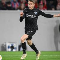 Der SC Paderborn findet nach der Pleite gegen Kiel zurück in die Erfolgsspur.  Gegen Aufsteiger SV Wehen Wiesbaden dreht die Mannschaft von Trainer Lukas Kwasniok einen Rückstand.