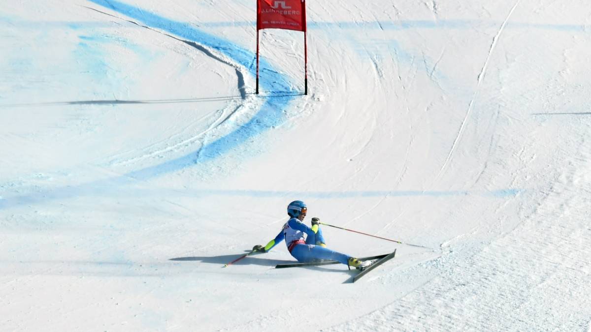 Auch Tina Marta Bassino aus Italien scheint alleingelassen. Sie scheidet im zweiten Durchgang aus. Sie jagt übrigens die Bestzeit von...