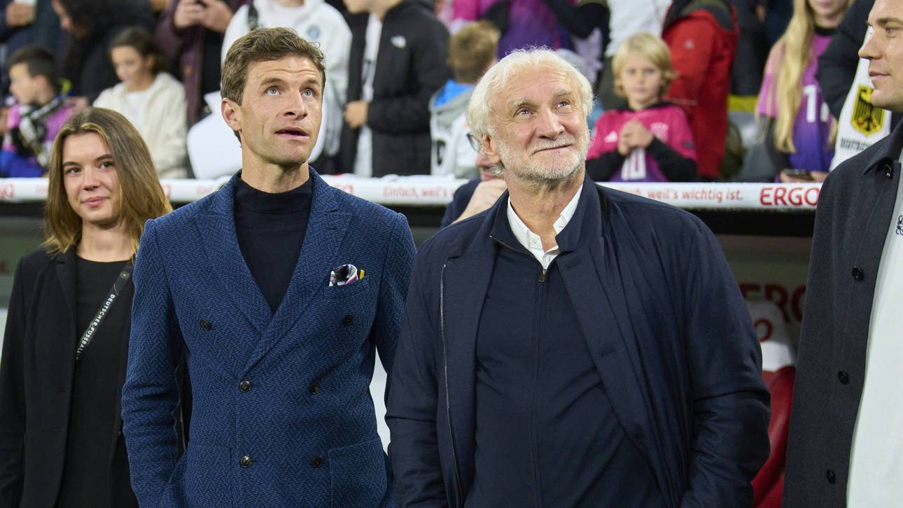 Rudi Völler (r.) kann sich Thomas Müller als Funktionär vorstellen