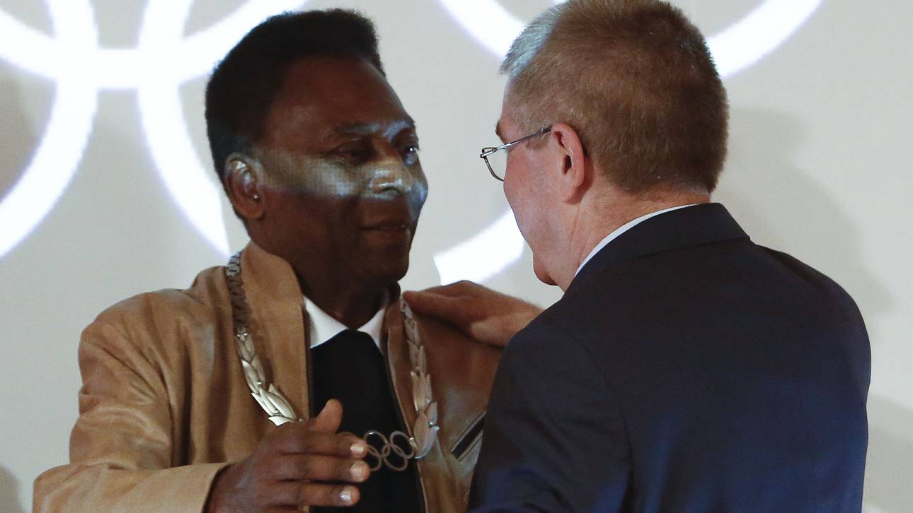 Pele erhält Olympischen Orden