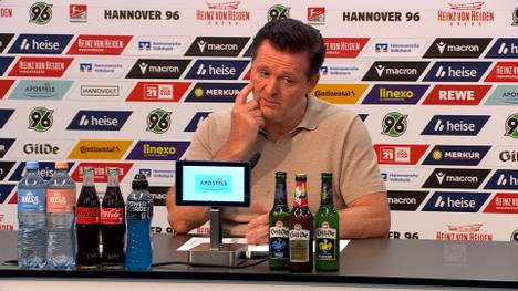 Wieder gut dabei, wieder verloren: Hannovers Trainer Christian Titz hadert mit der Niederlage gegen den VfL Wolfsburg - und wäre sogar mit einem Unentschieden nicht zufrieden gewesen.