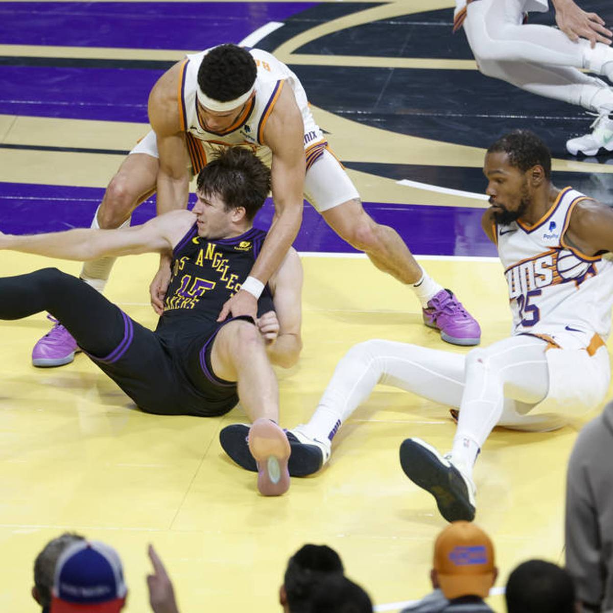 NBA Round-up: Clippers schlagen Lakers - Hartenstein entscheidet Spiel für  die Knicks