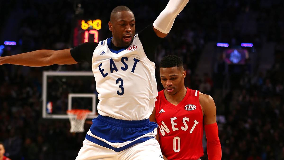 In der zweiten Hälfte dreht dann Russell Westbrook auf. Der MVP des Spiels von 2015 lässt zunächst Dwyane Wade in Michael-Jordan-Pose ins Leere fliegen...