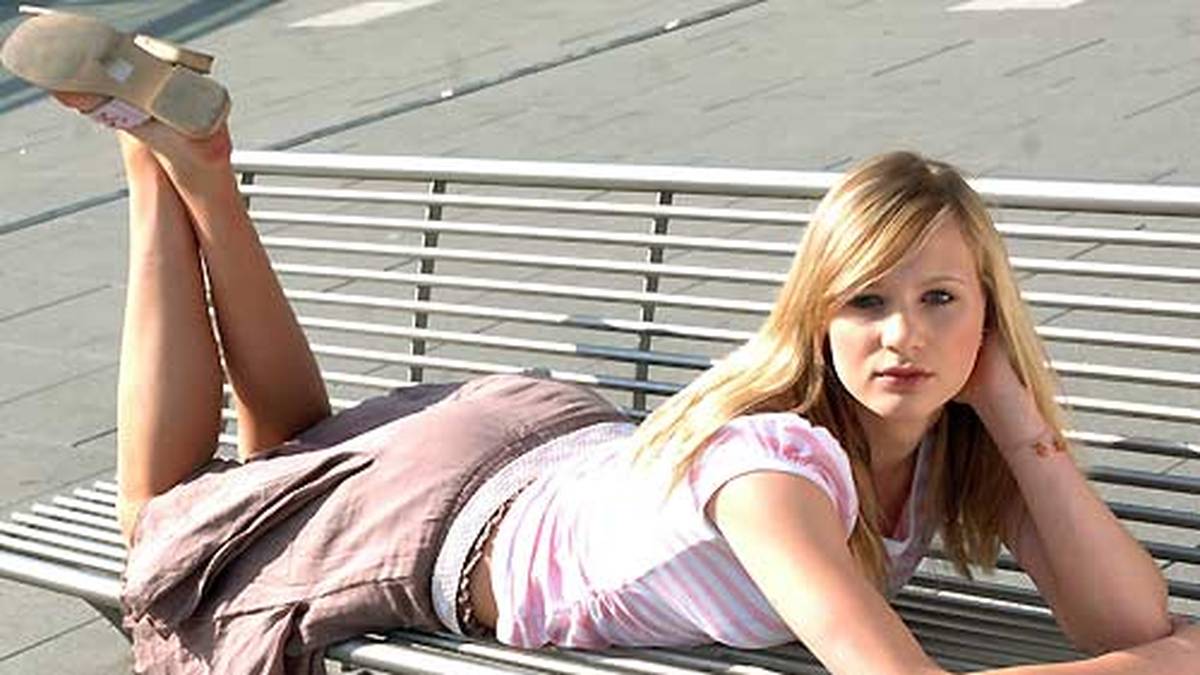 Auch dieses Bild entstand schon 2006 - ein Jahr nach ihrem Debüt in der deutschen Nationalmannschaft. Kozuch tanzte früher Ballett, zeichnet gern und würde gerne in Brasilien spielen