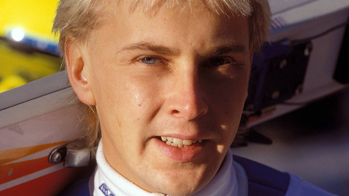 So groß der Ruhm war, so dramatisch entwickelte sich Nykänens Leben: Dem Jungstar fehlte privat der nötige Halt, er verfiel noch während seiner aktiven Karriere einer Alkoholsucht, die auch seine Leistungen nach unten zog. Er verlor den Anschluss an die Weltspitze, beendete 1991 seine Karriere - und verlor seinen Lebensinhalt