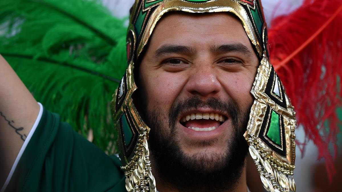 Oder man feuert seine Mannschaft mit Worten an. Die Mexikaner können beides