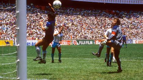 Peter Shilton war der Torwart, der Diego Maradonas Handspiel im WM-Viertelfinale 1986 zum Opfer fiel. Der ehemalige England-Keeper verrät, dass Maradona sich nie entschuldigt hatte.