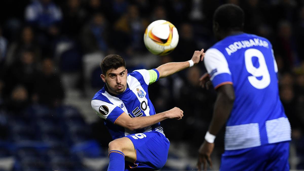 In der Folge versucht Porto, ein wenig Druck zu entfachen. Doch es reicht nicht mal für ein Tor