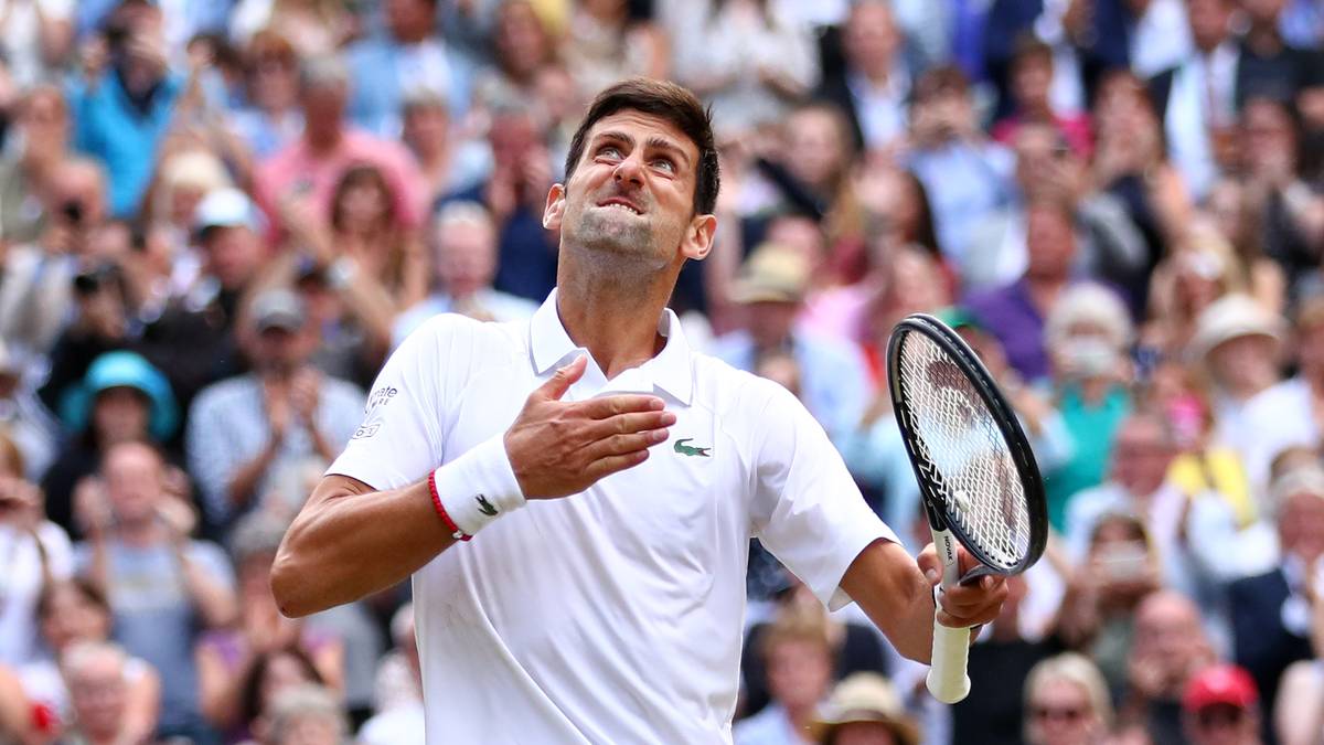 Mit am Ende 4:57 Stunden Spielzeit bricht das denkwürdige Endspiel auch den Rekord für das längste Wimbledon-Finale. Der Schweizer vergibt gegen Djokovic beim Stand von 8:7 zudem zwei Matchbälle
