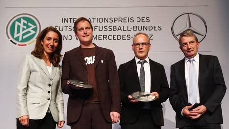 DFB & Mercedes Benz Integration Prize Award