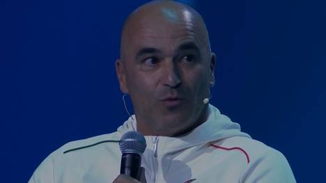 Portugals Nationaltrainer Roberto Martínez glaubt an den WM-Titel 2026 und stellt dabei eine interessante Theorie auf.