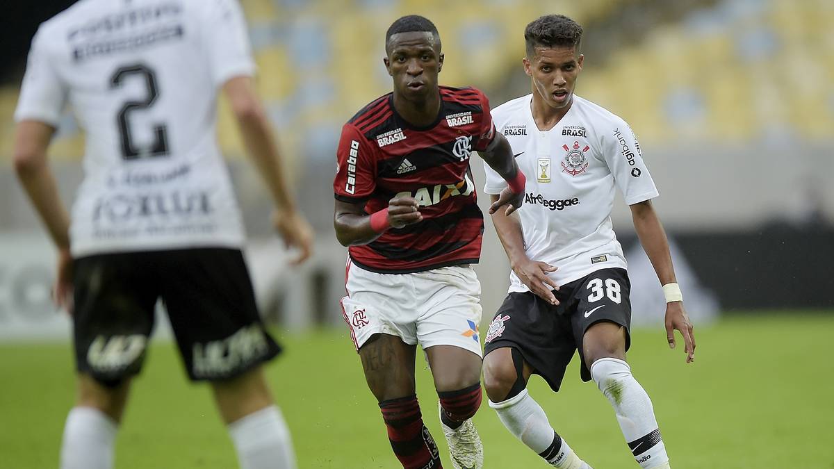 VINICIUS JUNIOR ZU REAL MADRID: Er gilt als Erbe von Neymar. Nach überzeugenden Leistungen bei Flamengo Rio de Janeiro legt Real für den erst 17-Jährigen satte 45 Millionen Euro auf den Tisch. Zunächst wird er aber wieder nach Rio verliehen