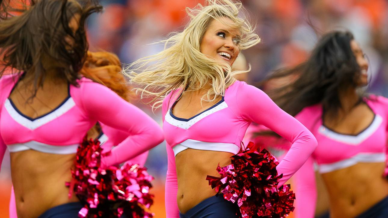 Minnesota Vikings v Denver Broncos