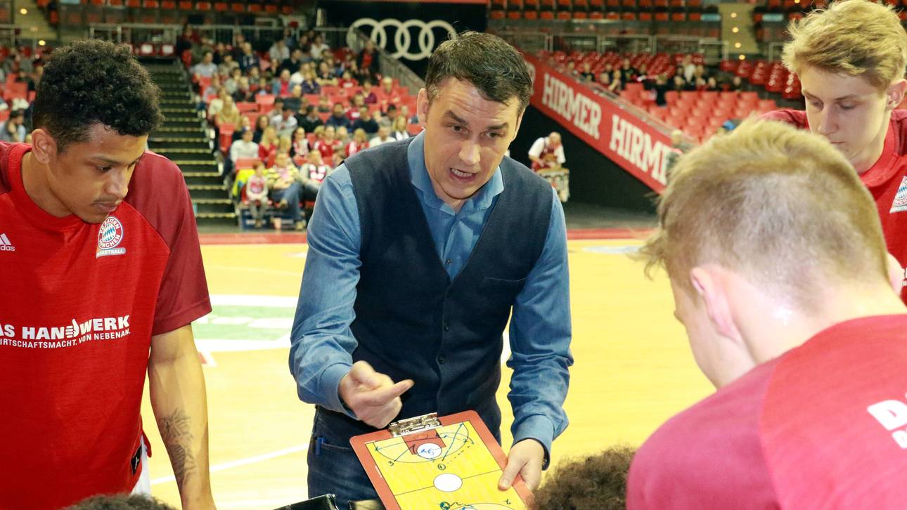 Bayern-Coach trainiert Rockets